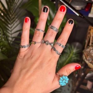 8 BRAND NEW Cute Trendy Ring Set